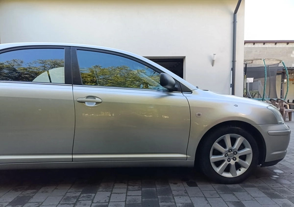 Toyota Avensis cena 10000 przebieg: 343864, rok produkcji 2004 z Pilawa małe 154